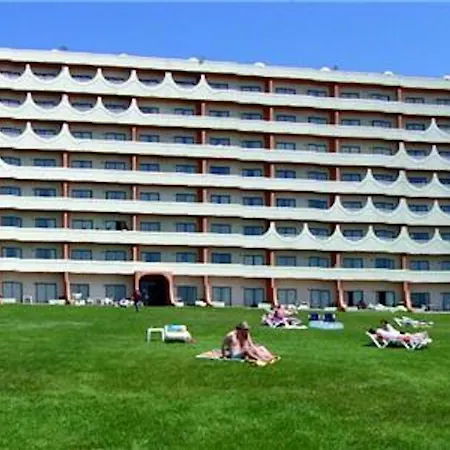 Spectacular 2 Bedroom In The Center *